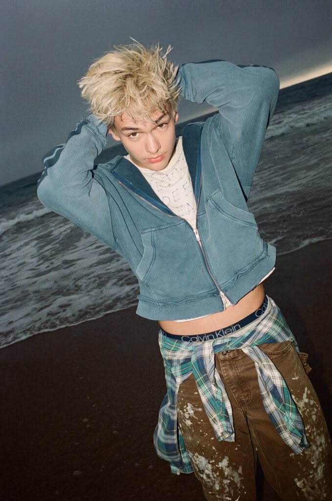 TeenBeachHQ's tweet photo. 🚨🌊 INSIDER | CASTING: Disney is reportedly eyeing Hudson Stone to play Zachary in *Teen Beach: New Waves*. 👀🎬 https://t.co/2jwSlXSuwi