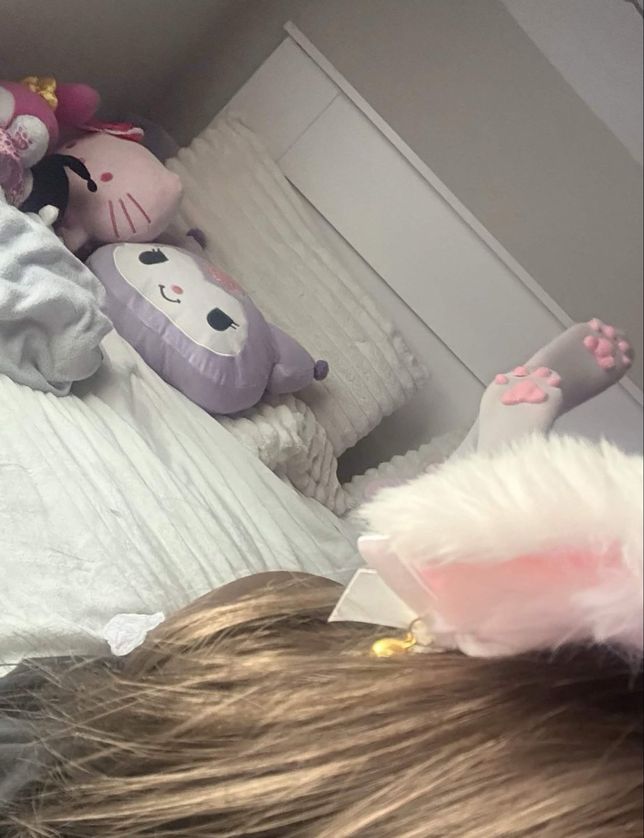 Neededyouml's tweet photo. meow :3 this catgirl needs someone whimpering for her ฅᨐฅ #freeuse #nsfwtwt #discord #catgirl #esex #pawsocks #cnc #nsfw https://t.co/9SU9q0k1jM
