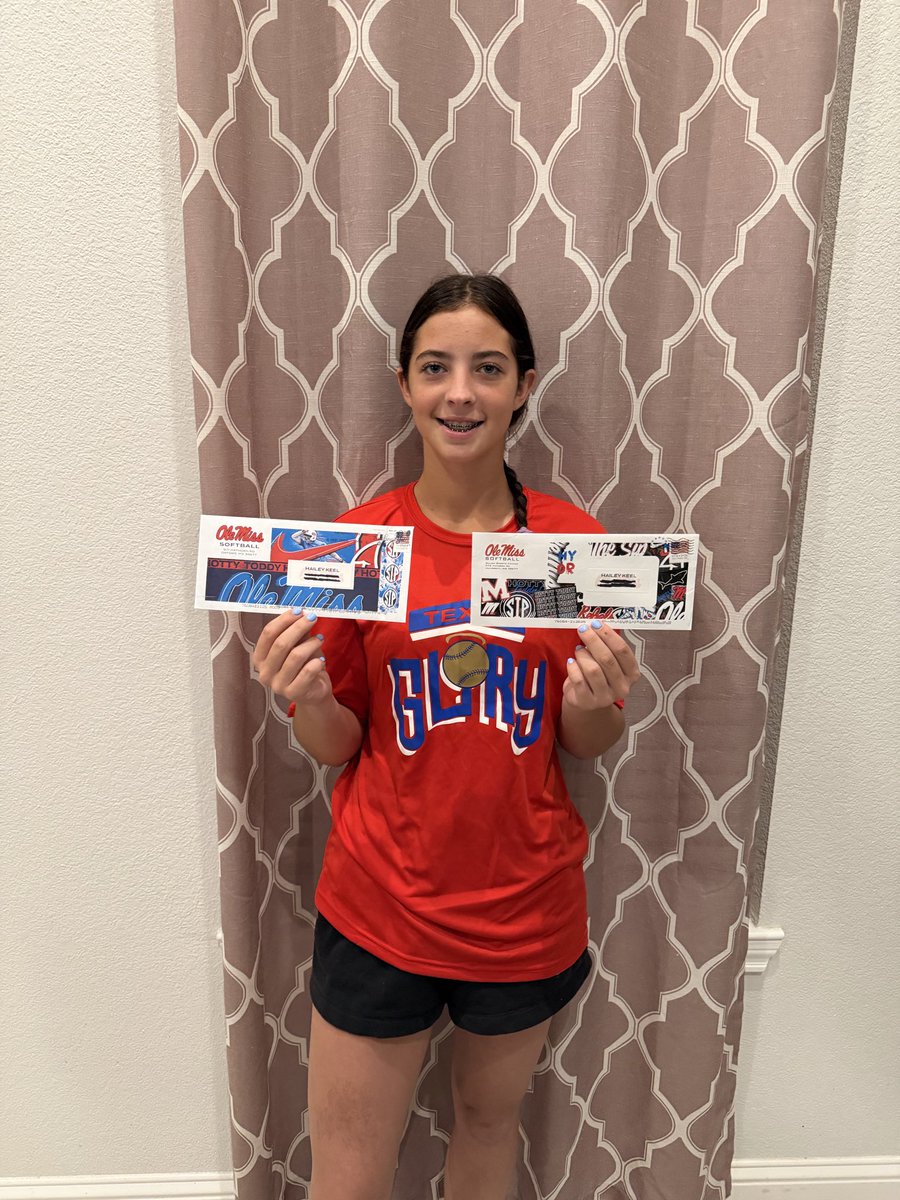 HaileyKeel2029's tweet photo. Thank you, Ole Miss Softball, for the mail I look forward to the next camp. Hotty Toddy! ❤️💙🥎HottyToddy #OleMissSoftball #ClassOf2029 #SoftballRecruiting https://t.co/fbes5CRolz