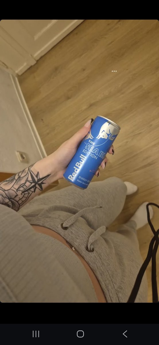 CashToQueen's tweet photo. Welche fotze zahlt mir mein Redbull ?😮‍💨🐶#zahlsklave #zahlschwein #paypig #findom #herrin #kleingeldsklave #redbull https://t.co/Gj7ZM22Om9
