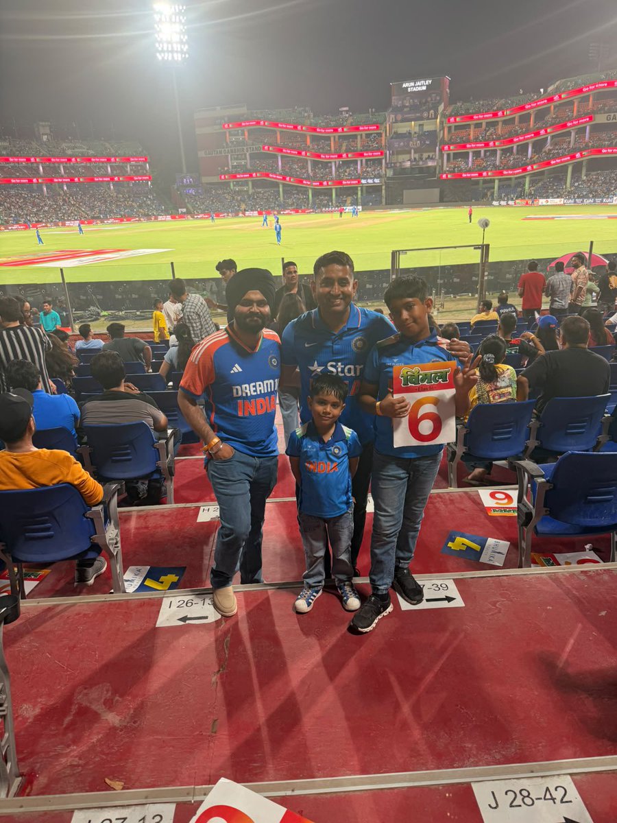 singhaliyan's tweet photo. These kids definitely won Vaibhav’s heart , while Ishaan and Ravi had a blast pulling his leg and keeping him on his toes! #india #friendshipcup https://t.co/b80p2fwGEZ