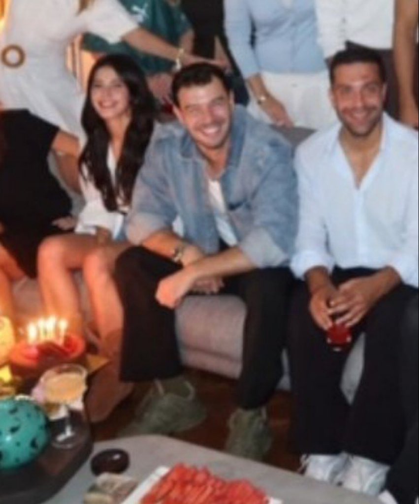 Assothy's tweet photo. #SevdiğimSensin #DicEr
#aytaçşaşmaz #helinkandemir https://t.co/LNa6ulrkqe
