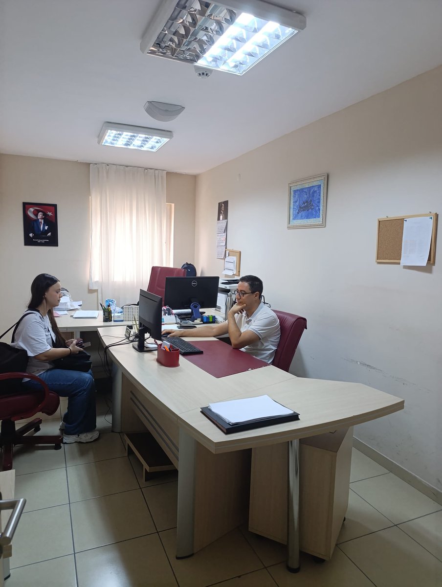 berkaykostenn39's tweet photo. Uzunköprü yurdumuza yeni dönemde kayıt yaptıran öğrencilerimizi güler yüzlü personelimiz ve manevi danışmanımızla karşıladık.Kayıt işlemlerini gerçekleştirerek öğrencilerimizi yurdumuz hakkında bilgilendirdik.🤍
Sevgili gençler, yeni yuvanıza hoş geldiniz!😊
@mktrky @tga38 https://t.co/3yIpCfFrSk