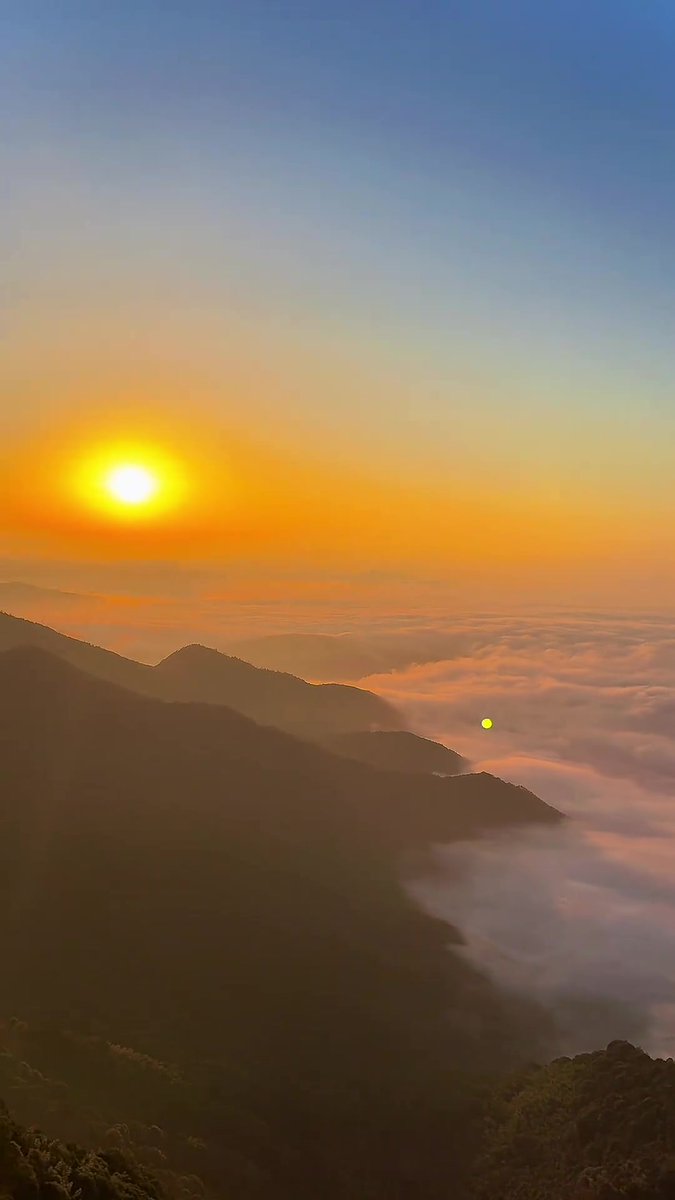 rosaz451448's tweet photo. Just wrapped up a quick morning hike in the nearby hills – fresh air and perfect sunrise views made the early alarm so worth it! #WeekendAdventure https://t.co/miK2SZxSQr