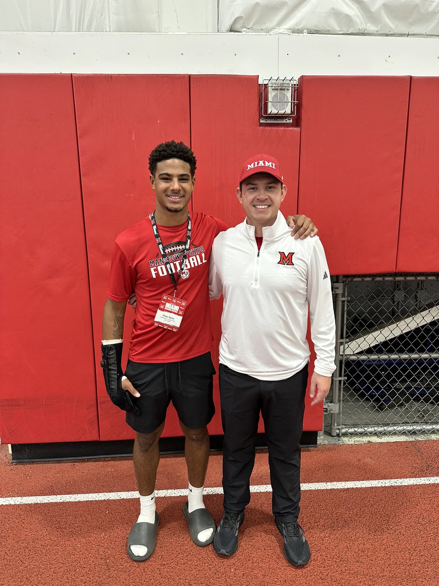 elias_reed_'s tweet photo. I had a great visit with @MiamiOHFootball! Looking forward to building a connection with all the coaches! Congratulations on the big win! Thank you for having for having me!
@Martin_Miami_HC @CoachBrechin @CoachPlum_ @LeoOtt123 https://t.co/Nv6RMGpixW