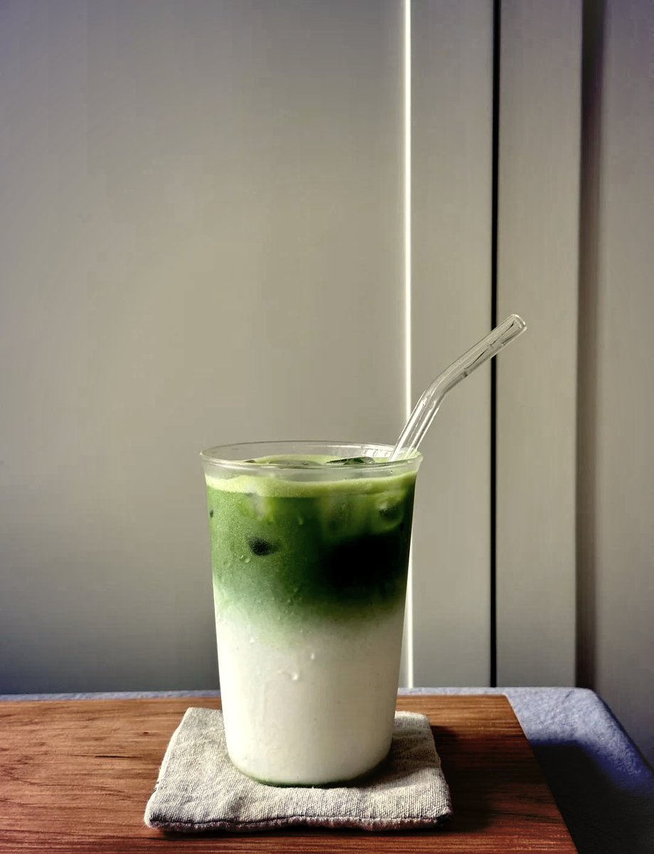 DorcasCargle's tweet photo. Just 3 ingredients, 5 mins to make this creamy iced matcha latte—perfect for beating the midday slump!  #HomeCafeHacks https://t.co/o6rfZdD72V
