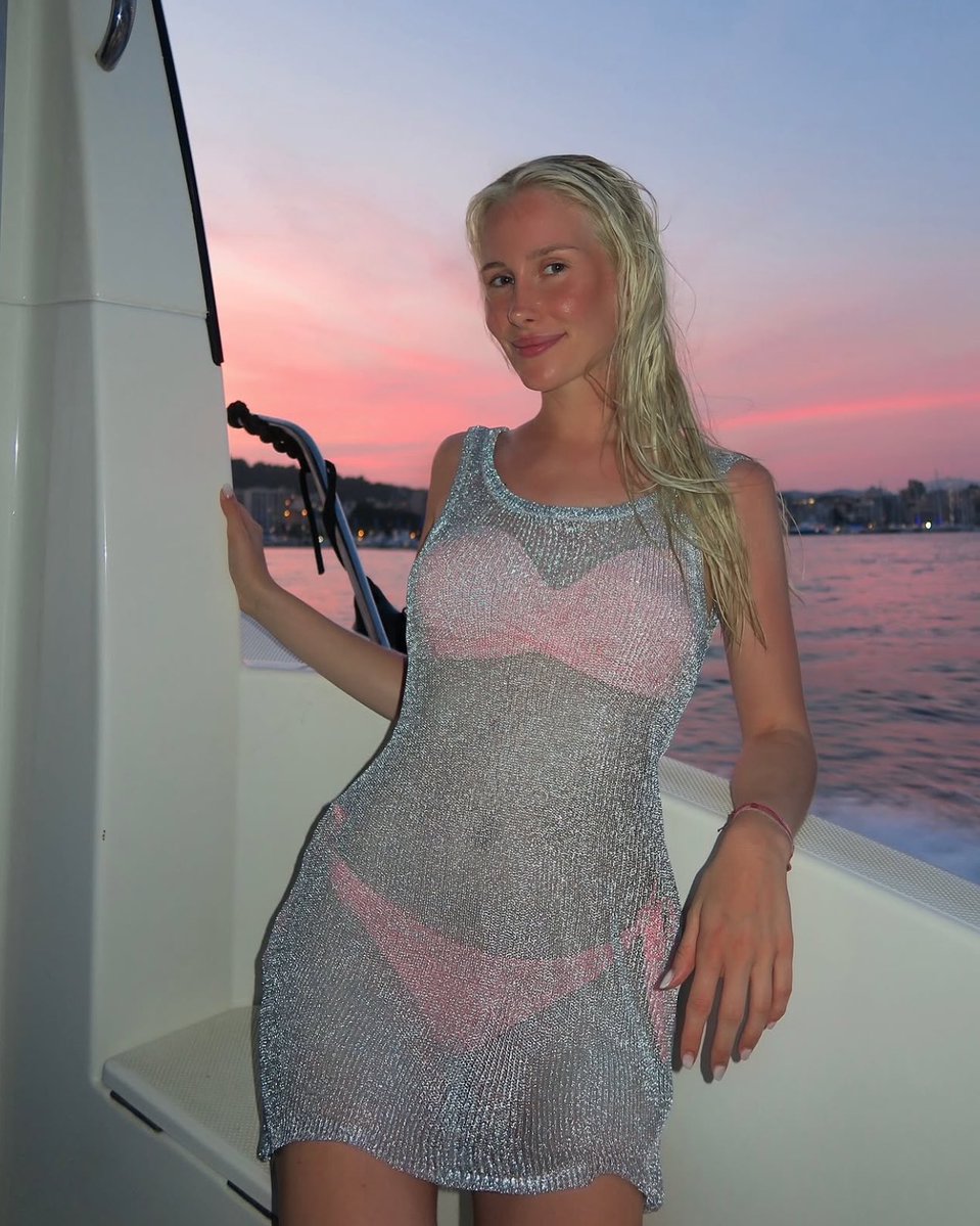 goddesseylemm's tweet photo. Sei ehrlich, wie viel Kontrolle würdest du einer hübschen Frau über deinen kleinen Shrimp wirklich geben? 🤭🍤💗 https://t.co/neveJs2pbo