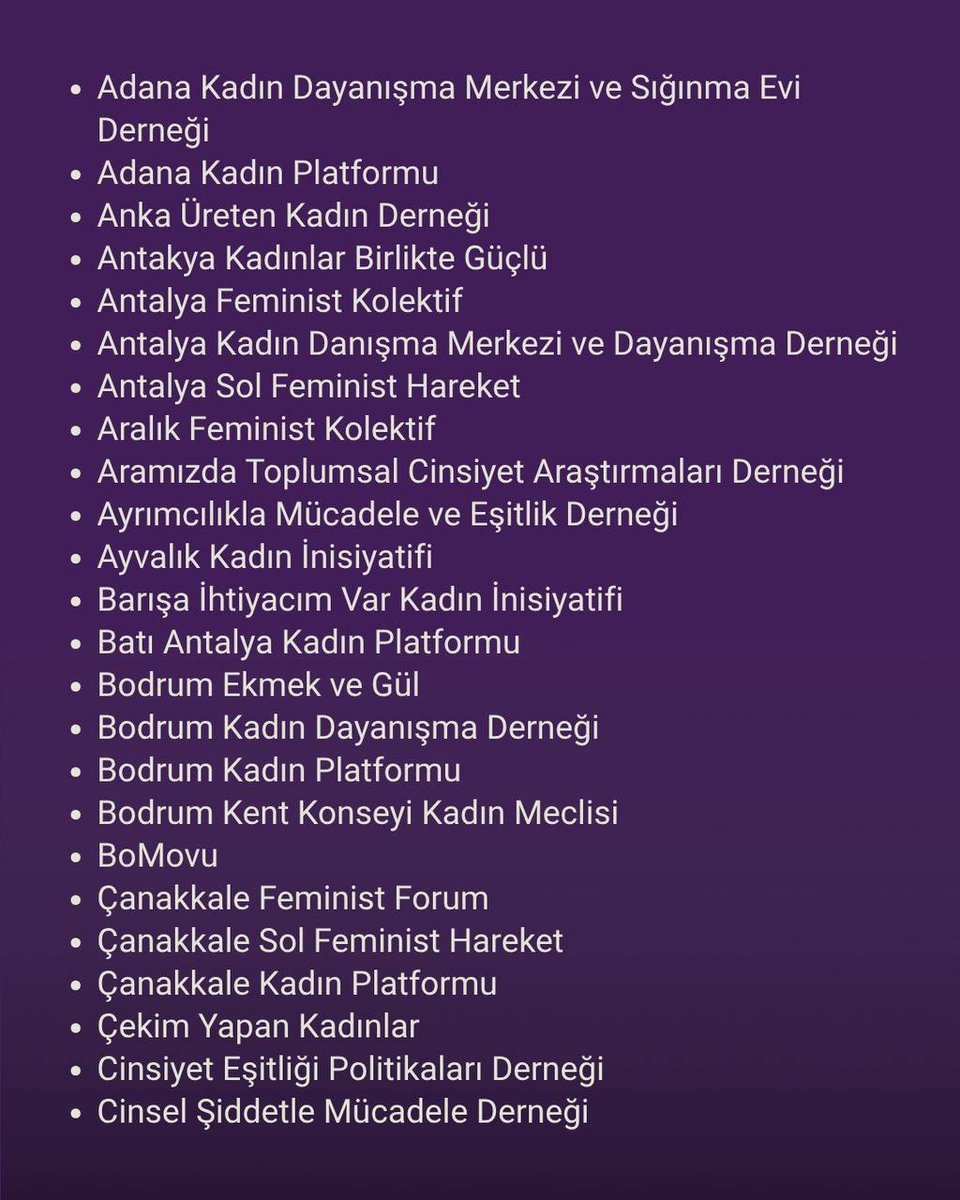 kcdplatformu's tweet photo. LGBTİ+’ların örgütlenmesinin suç haline getirilme çabalarının fiilen uygulanmasına karşı kadın örgütleri olarak ortak açıklamamızdır:

Biz kadın örgütleri olarak LGBTİ+ hareketiyle dayanışma içindeyiz, erkek egemen ve otoriter politikalara karşı ortak mücadelemizden vazgeçmeyeceğiz!