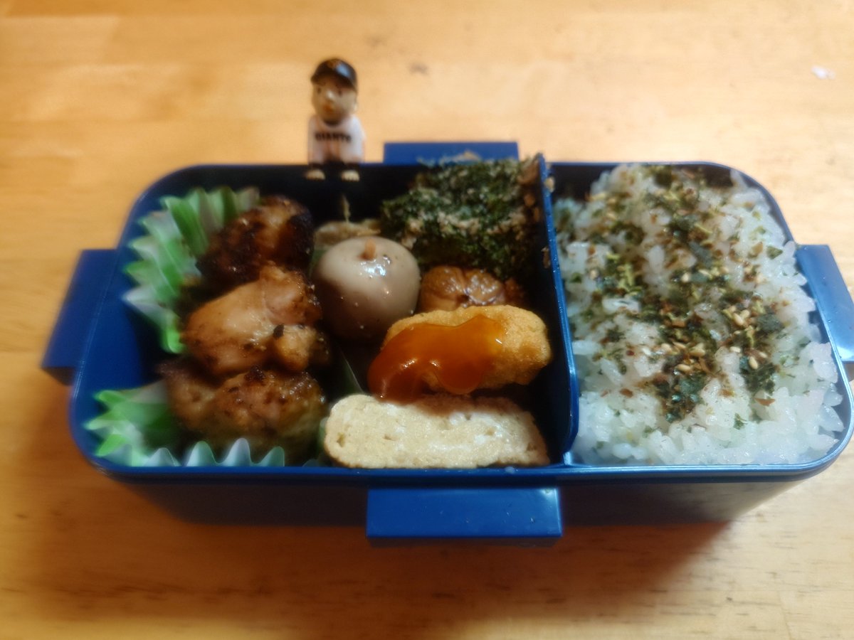 jisakubentou's tweet photo. 今日の弁当。
0.5ゲーム差！
ジャイアンツはあきらめない。
#自炊
#お弁当記録
#ジャイアンツ
#男飯 https://t.co/2y5oilXVfX