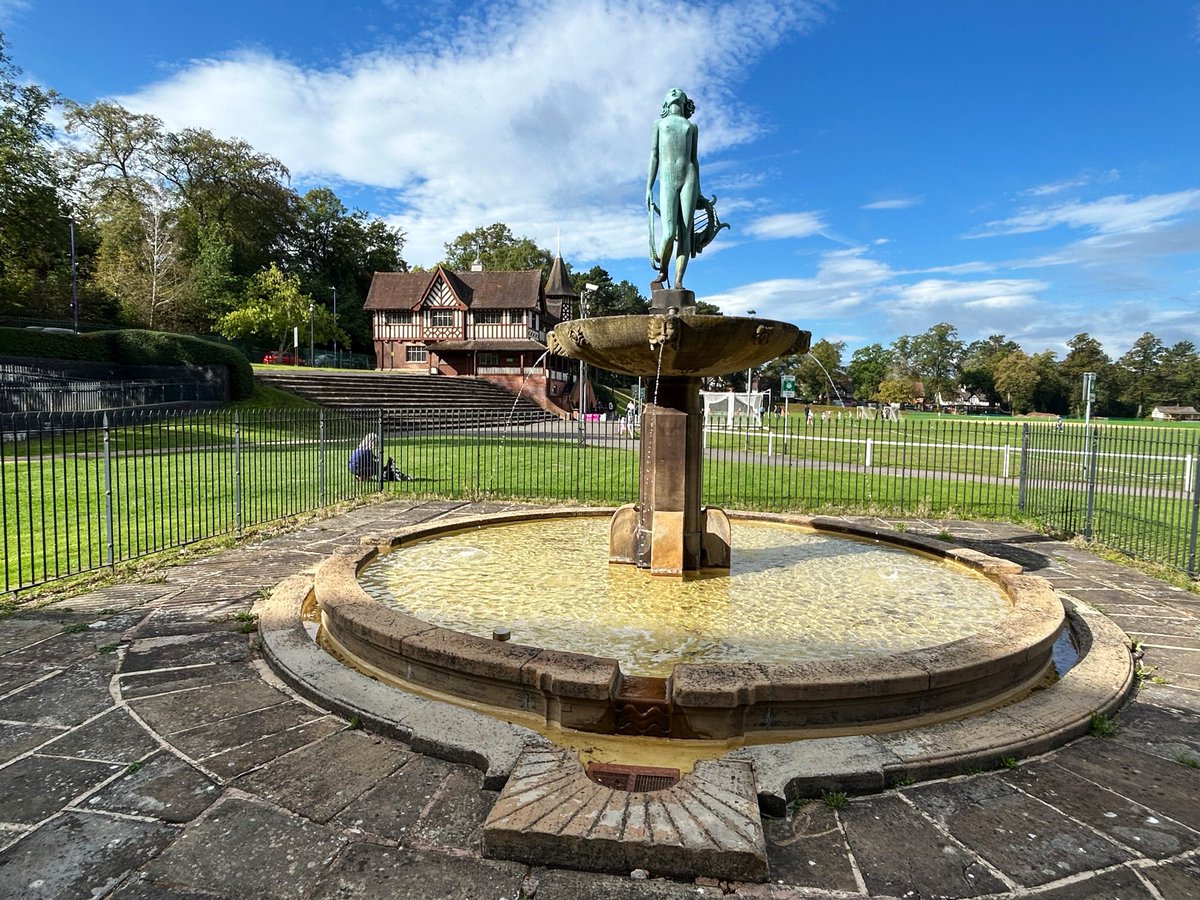 SimonGBrooks's tweet photo. I enjoyed the annual Bournville Heritage Open Day 2026, yesterday!

#BournvilleHeritage #Bournville 💜 https://t.co/Ktu4Fanmet