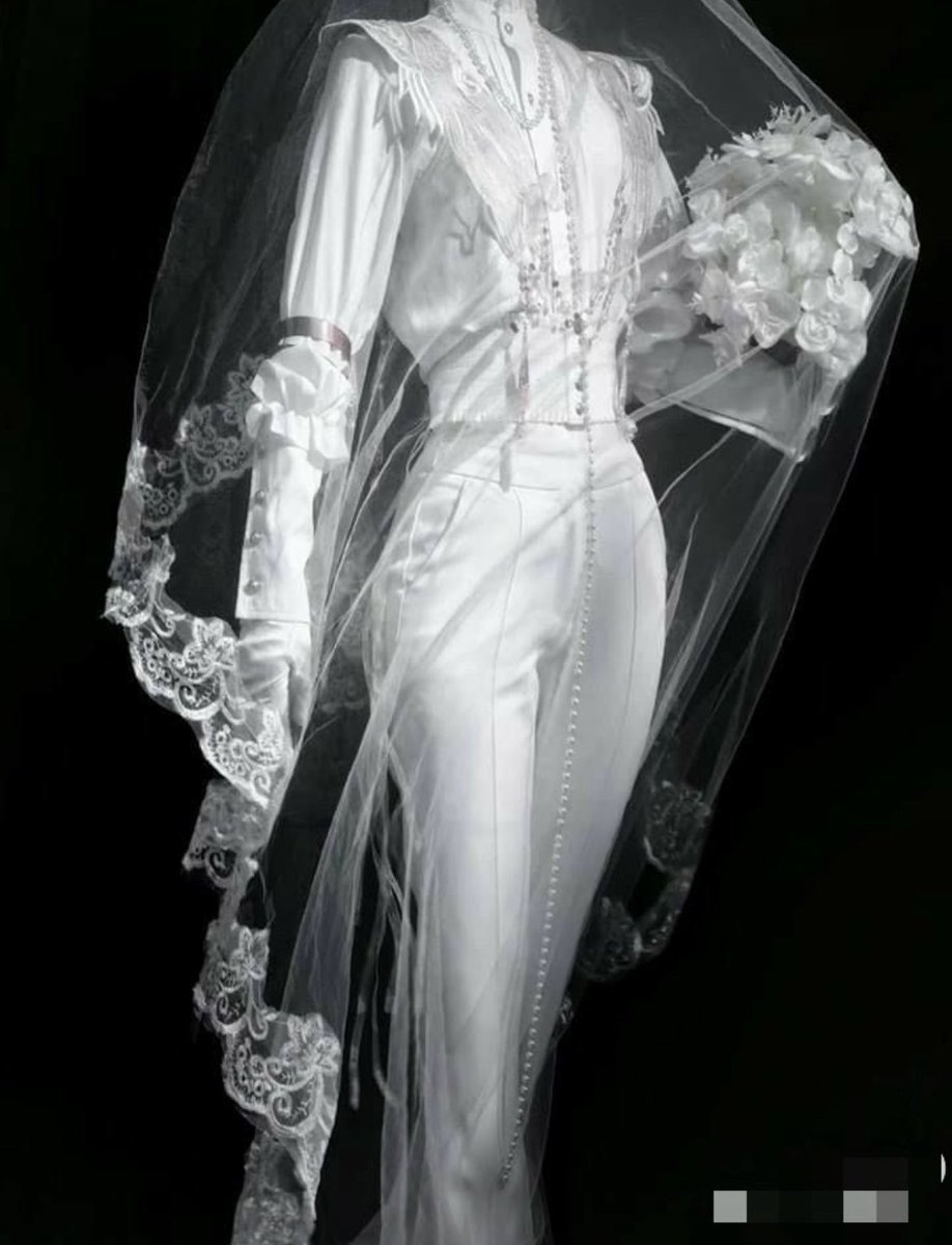 kyrosofarles's tweet photo. lamen wedding attire https://t.co/afbQyh5008