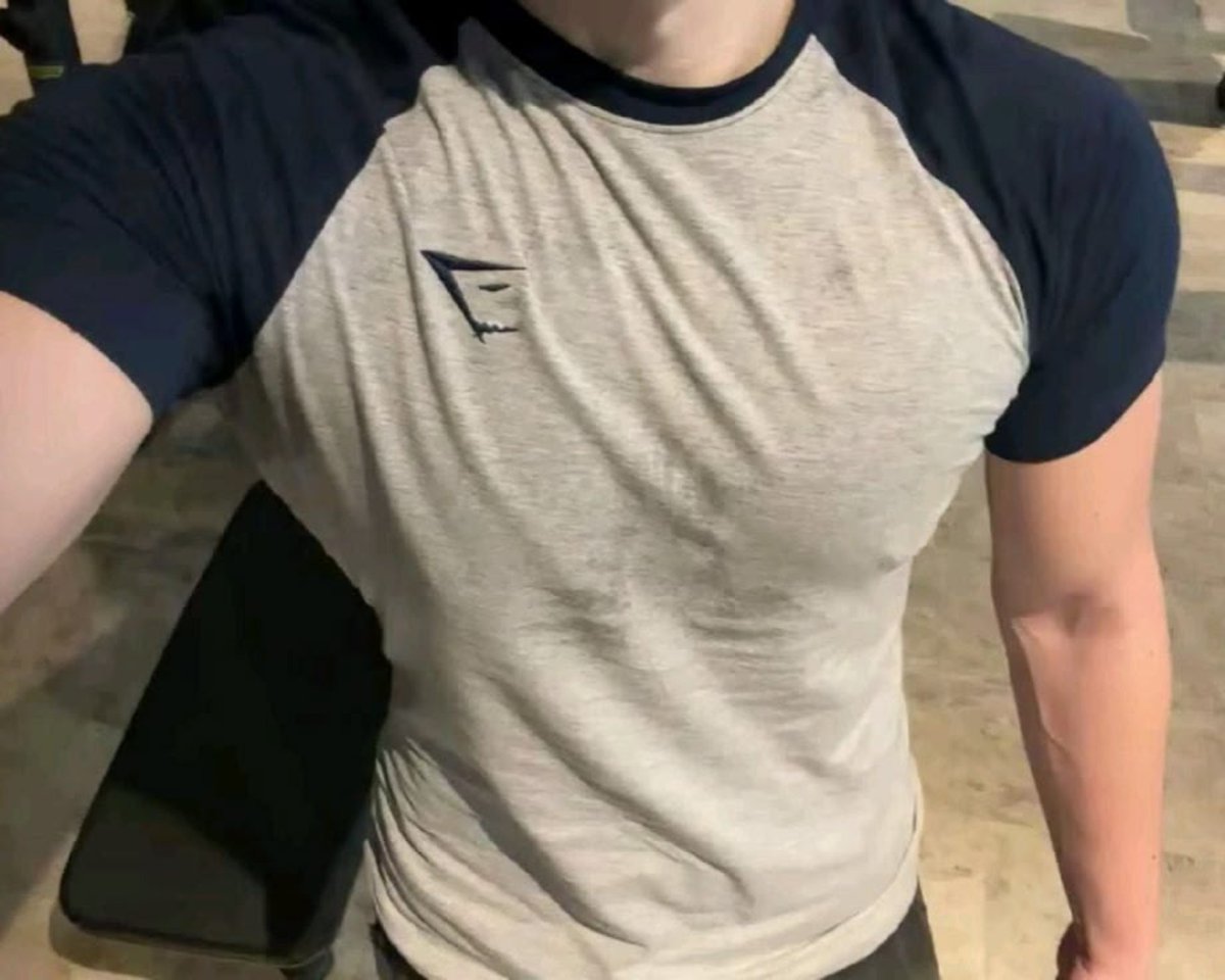 Golden_BoyNick's tweet photo. ℕ𝕚𝕔𝕜 ℕ𝕖𝕝𝕤𝕠𝕟

—— Alguien que me acompañe a comer luego de mi entrenamiento? 

          #freerol #gayrol #sexrol https://t.co/00WyMcmyyy