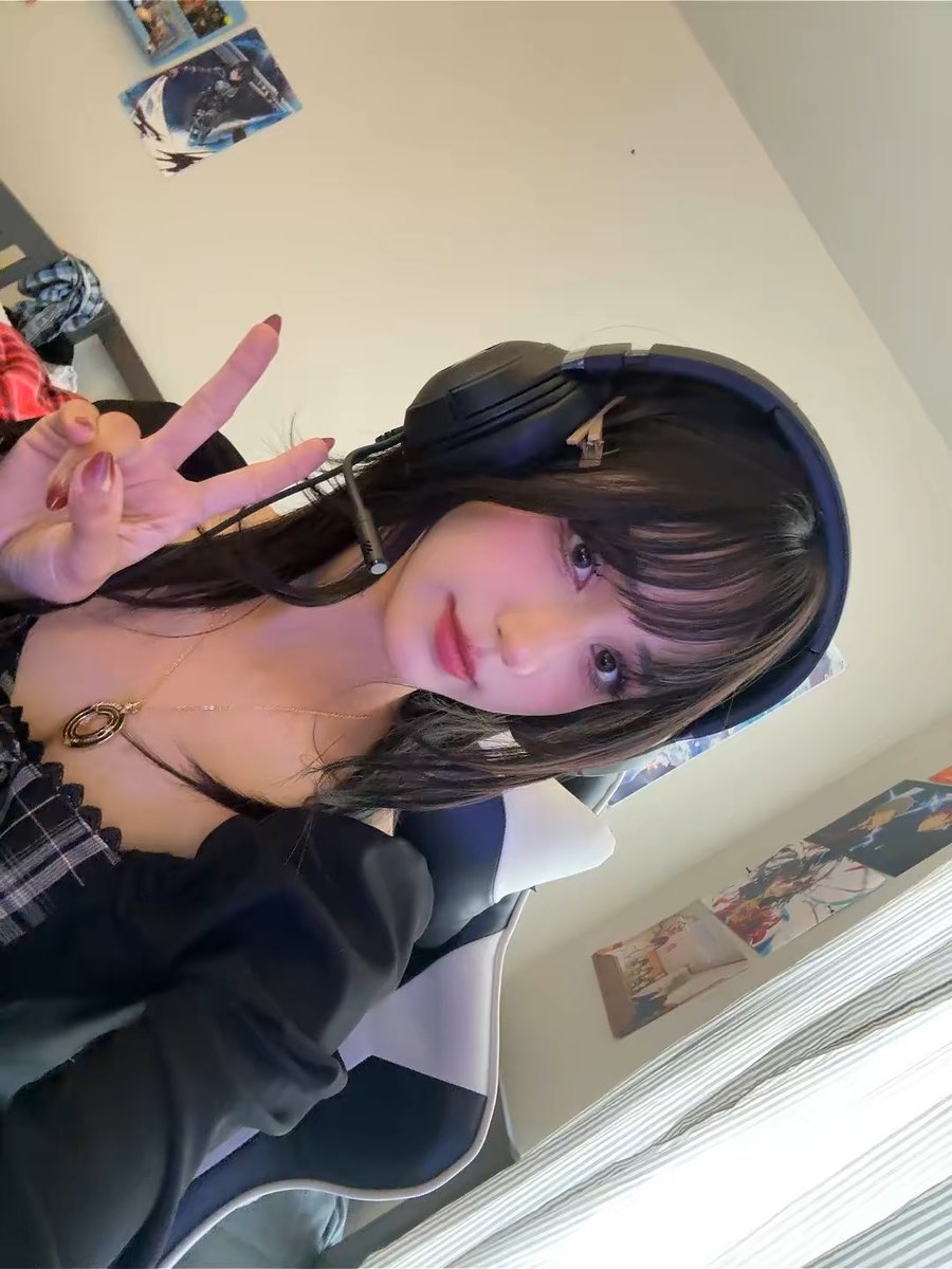 mekkachus's tweet photo. streaming overwatch! 

https://t.co/Zg2ey7ygFO https://t.co/Wlvq3F0qCG
