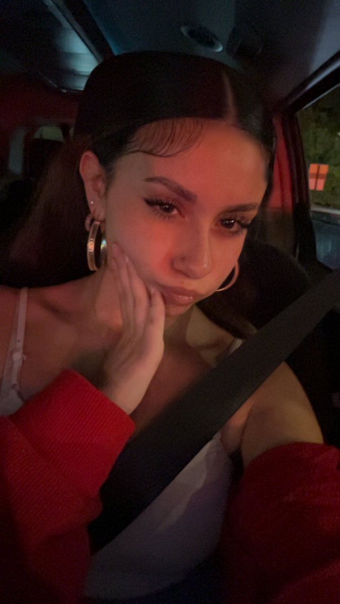 itssmesofiaa's tweet photo. me lately #selfcare https://t.co/aNSHKINsr9