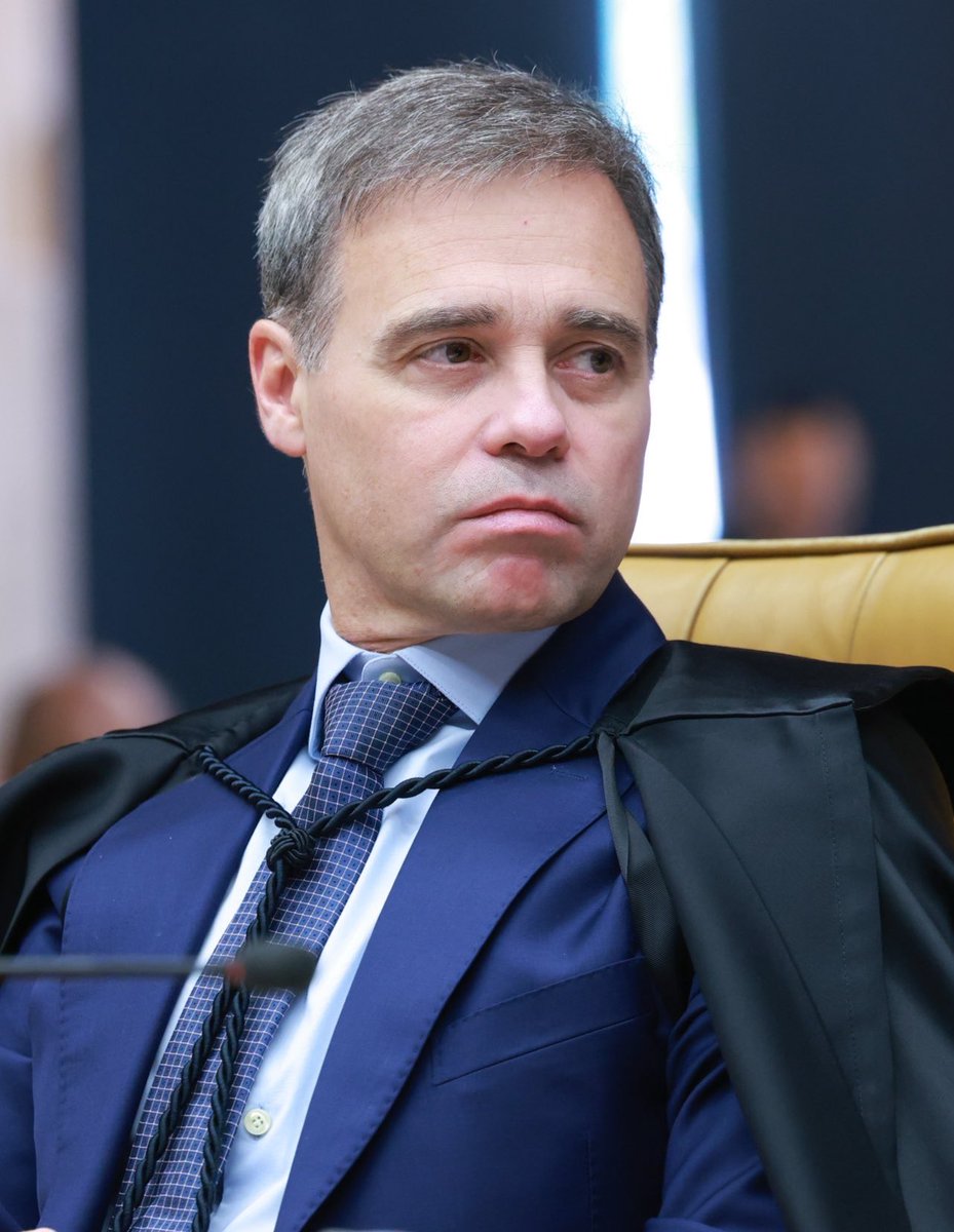 Haaaysb's tweet photo. André Mendonça entrou para a história do Brasil: o ÚNICO MINISTRO DO SUPREMO TRIBUNAL que teve CORAGEM de peitar o sistema TODO sozinho! https://t.co/k55UGDDNMC