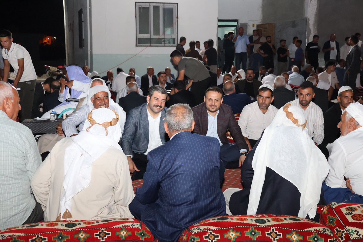 mbagmanci63's tweet photo. Davamız Birlik, Gayemiz Kardeşlik🇹🇷

İl Başkanımız Sn. Mehmet İlhami Günbegi, TBMM İdare Amirimiz ve Milletvekilimiz Sn. İbrahim Eyyüpoğlu, Haliliye Belediye Başkanımız Sn. Mehmet Canpolat, Ceylanpınar İlçe Başkanımız İhsan Değirmenci ve Haliliye Gençlik Kolları Başkanımız Mehmet Doğan Salar ile birlikte;

İbrik kırsal mahallemizde, İlçe Başkan Yardımcımız Sn. Mehmet Emin Yeşil’in ev sahipliğinde; kıymetli kanaat önderlerimiz, muhtarlarımız ve hemşehrilerimizle bir araya geldik.

Birlik ve beraberliğimiz daim olsun. 🇹🇷

#AKHaliliye #AKParti #MustafaBağmancı #Şanlıurfa #cuma #Ankara #Göbeklitepe #Haliliye #Karaköprü #Eyyübiye #Harran #Akçakale

@RTErdogan @abuyukgumus @bybekirbozdag @ibrahimeyyupogl @acarfaruka @AKGMTeskilat @hakanaksu058 @farukaytek @ensartopcu @milhamigunbegi @ibrahimeyyupogl @mcanpolatnet @IHSANDEGIRMENC @aveminyesil @fatmaocak0663 @MDOGANSALAR_TR @AkHaliliiye @AkHaliliyeKadin @akgenchaliliyee