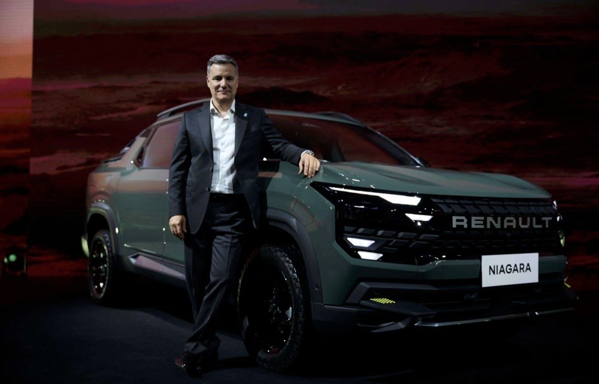 SibillaPablo's tweet photo. Y un día, después de mucho trabajo, el sueño de muchos se hizo realidad.
Porque el futuro no llega solo. El futuro se construye.
Bienvenidos a #FutuReady. Bienvenida #RenaultNiágara.
#HechaEnArgentina
#HechaPorNosotros
#SomosRenault https://t.co/1ljwP78LUN