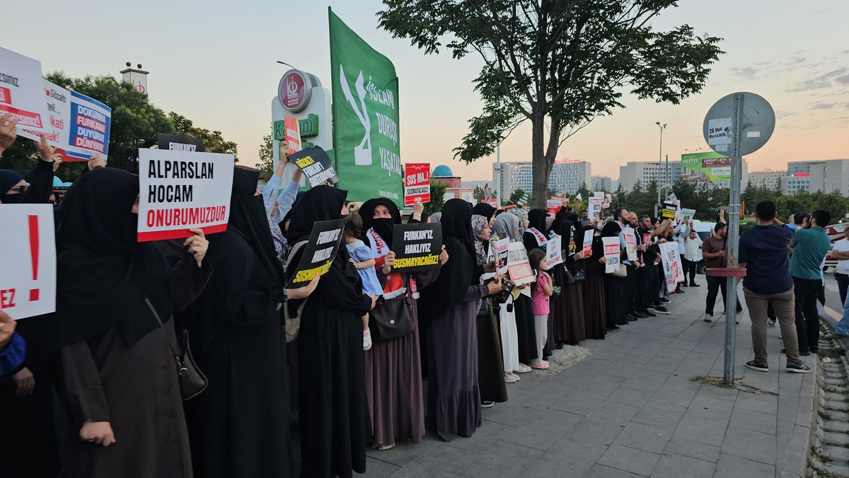 Yakupsahinfv's tweet photo. #Ankara’da yaptığımız eylemelerle Furkan Hareketinden tutuklu olan kardeşlerimiz için özgürlük istedik. 

#YargıEliyleZulüm
Ozgürlük IçinMeydandayız
FurkanGönüllülerine Ozgürlük https://t.co/H0HPacU3Er