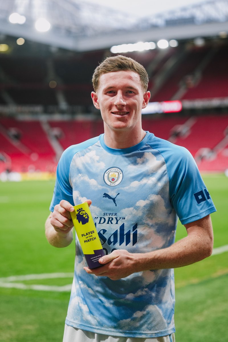 ManCity's tweet photo. King of Manchester 😏🤴 https://t.co/YjliQf6Sea