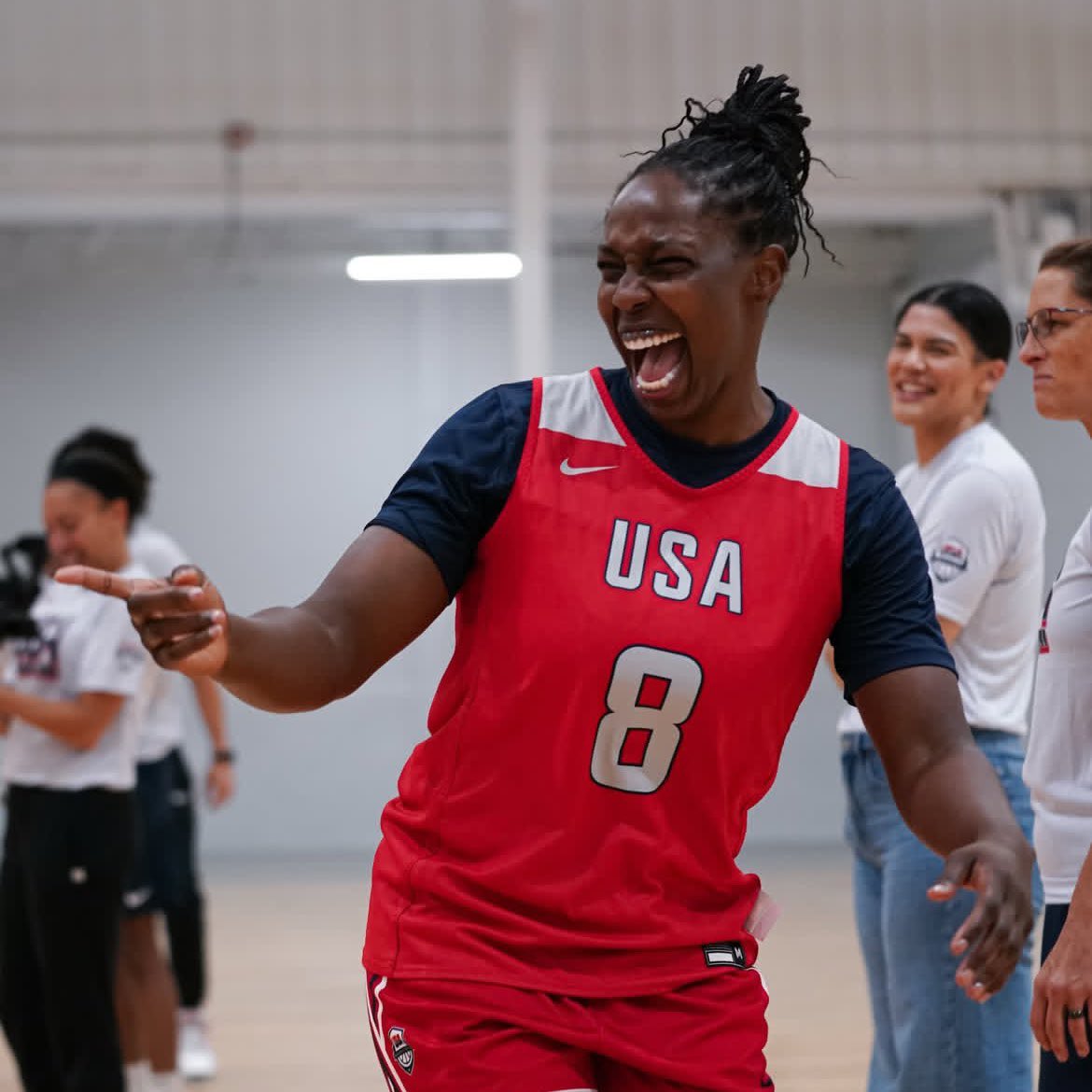 m4ddyness's tweet photo. People were really arguing Chelsea Gray didn’t belong on this roster 🤣🤣🤣🤣 https://t.co/1o4Hi7RJmB