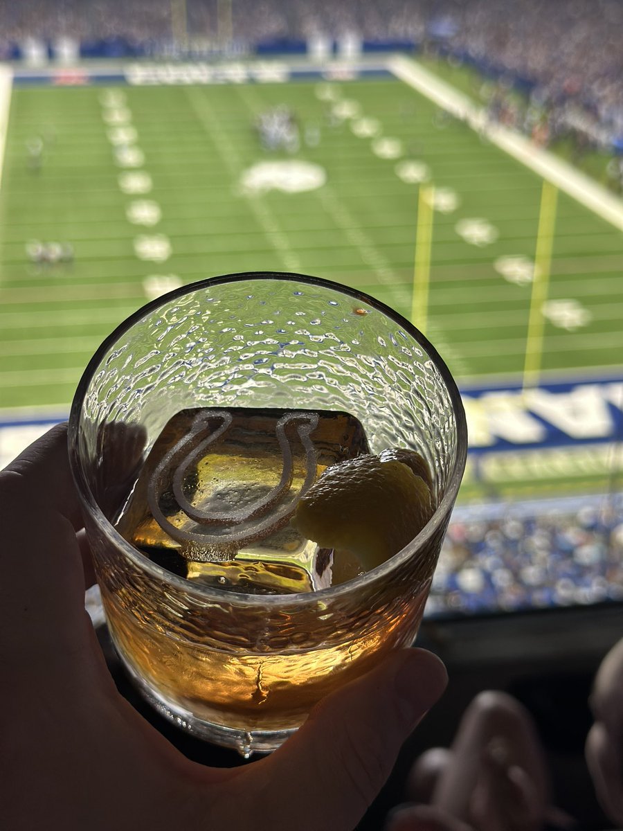 I_AM_WILDCAT's tweet photo. Drinking already. https://t.co/RAI3QthqK6