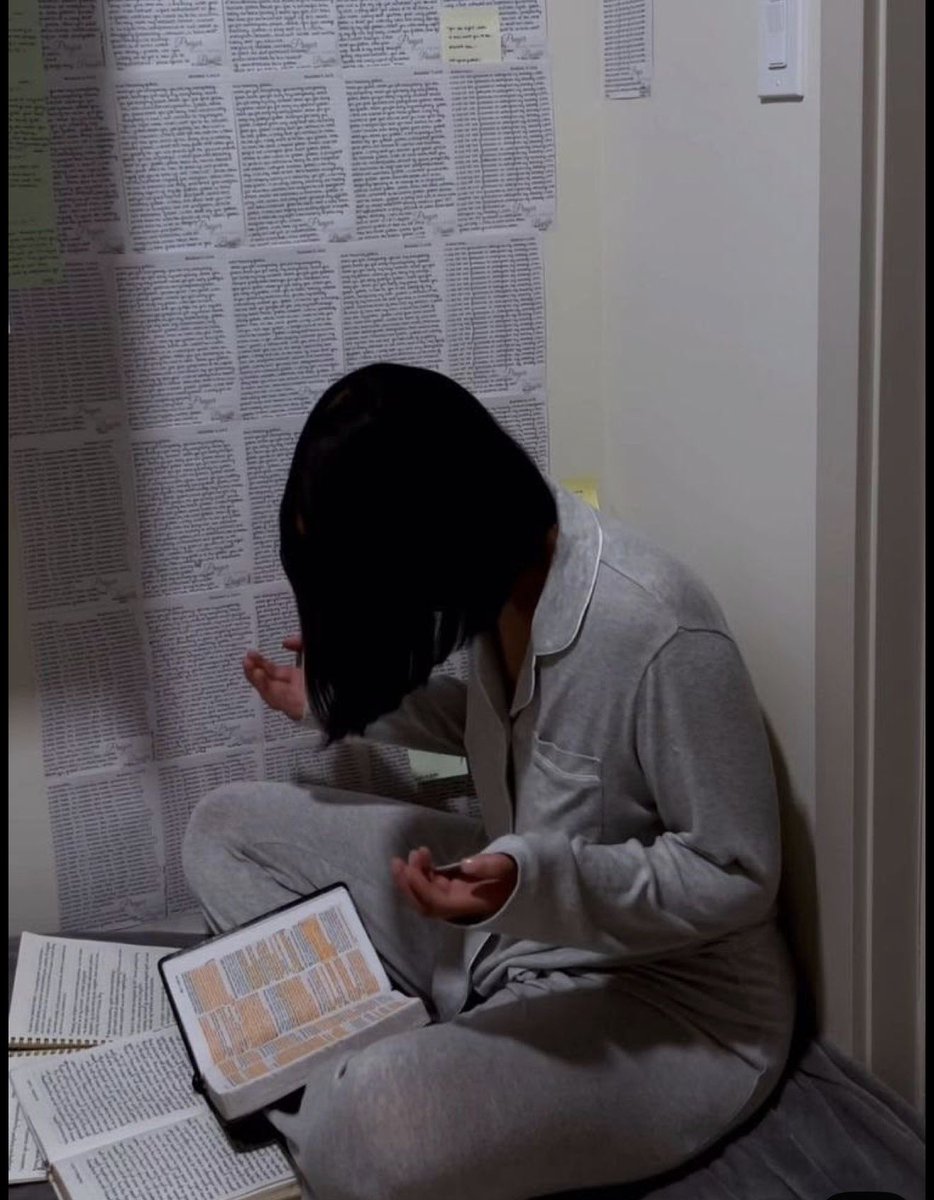 realgorgeousk's tweet photo. The highest position you could be in! https://t.co/M0GxgoXM74