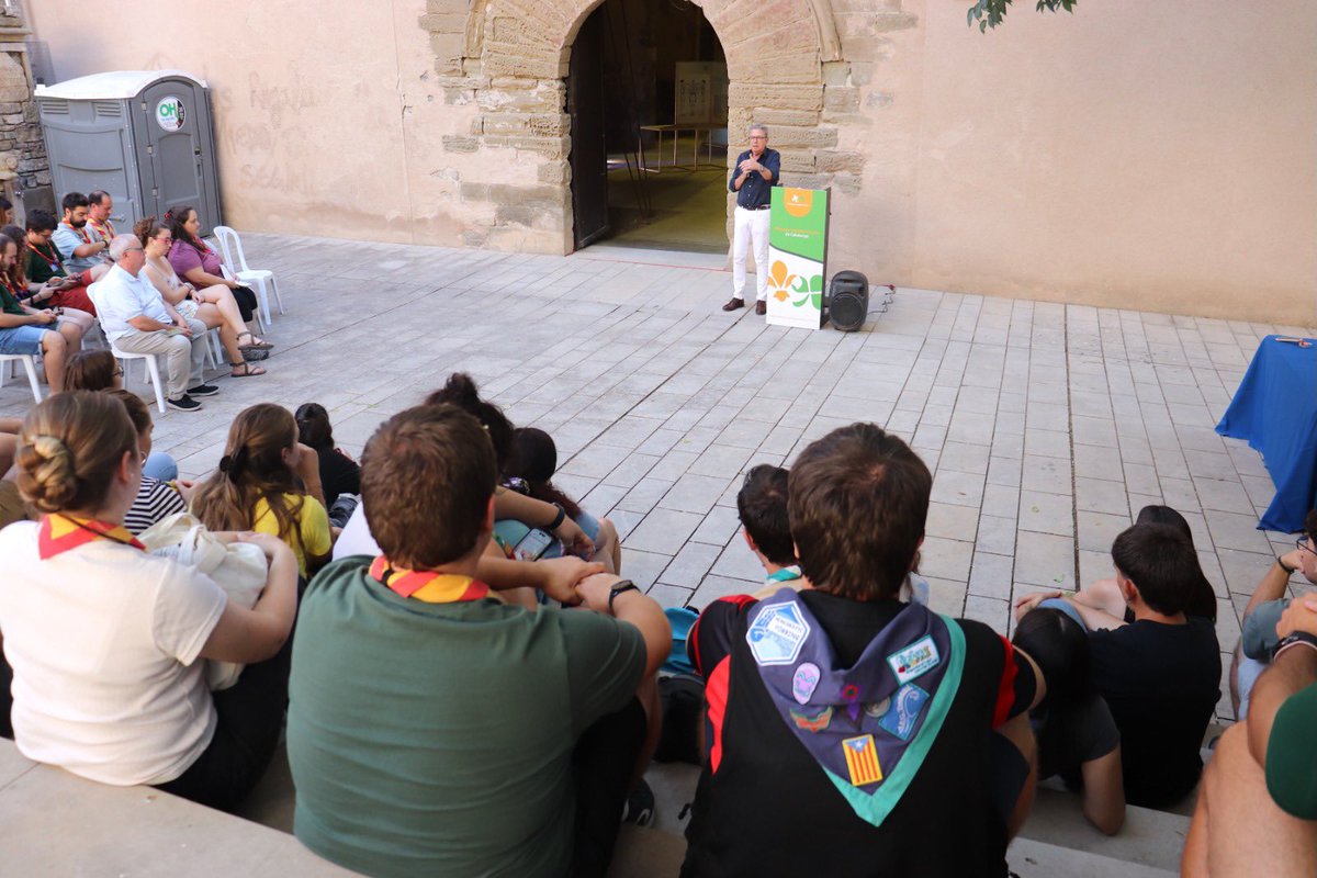 LoJoan's tweet photo. Celebrem, a Cervera, 50 anys de @EscoltesiGuies: mig segle fent de l’escoltisme una escola de vida i de país.

Inaugurem l’exposició “érem, som i serem” mirant al futur. Des de @DiputacioLleida continuarem al costat d’un moviment que educa, fa comunitat i transforma. https://t.co/9zL2GInlVw