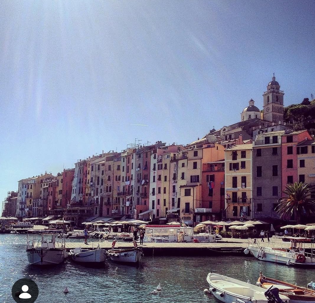 Lamanupi_'s tweet photo. #SiTornaDoveIlCuoreBatte
@VentagliP
"Ille terrarum mihi praeter omnis angulus ridet…"
(Quell’angolo di terra più degli altri mi sorride…)
___Orazio
#Liguria 🌊🌅
Photo @Lamanupi_
from Instagram: lamanupi_
#photolovers
#camogli
#manarola
#portovenere
#rapallo https://t.co/vguUjcU3xb