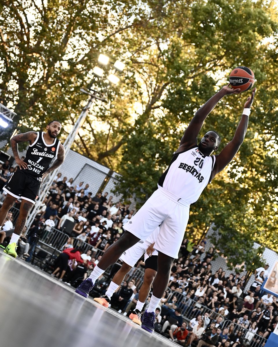 BJK_Basketbol's tweet photo. Karşılaşmadan kareler. 📸 https://t.co/NdR1FGLkSk