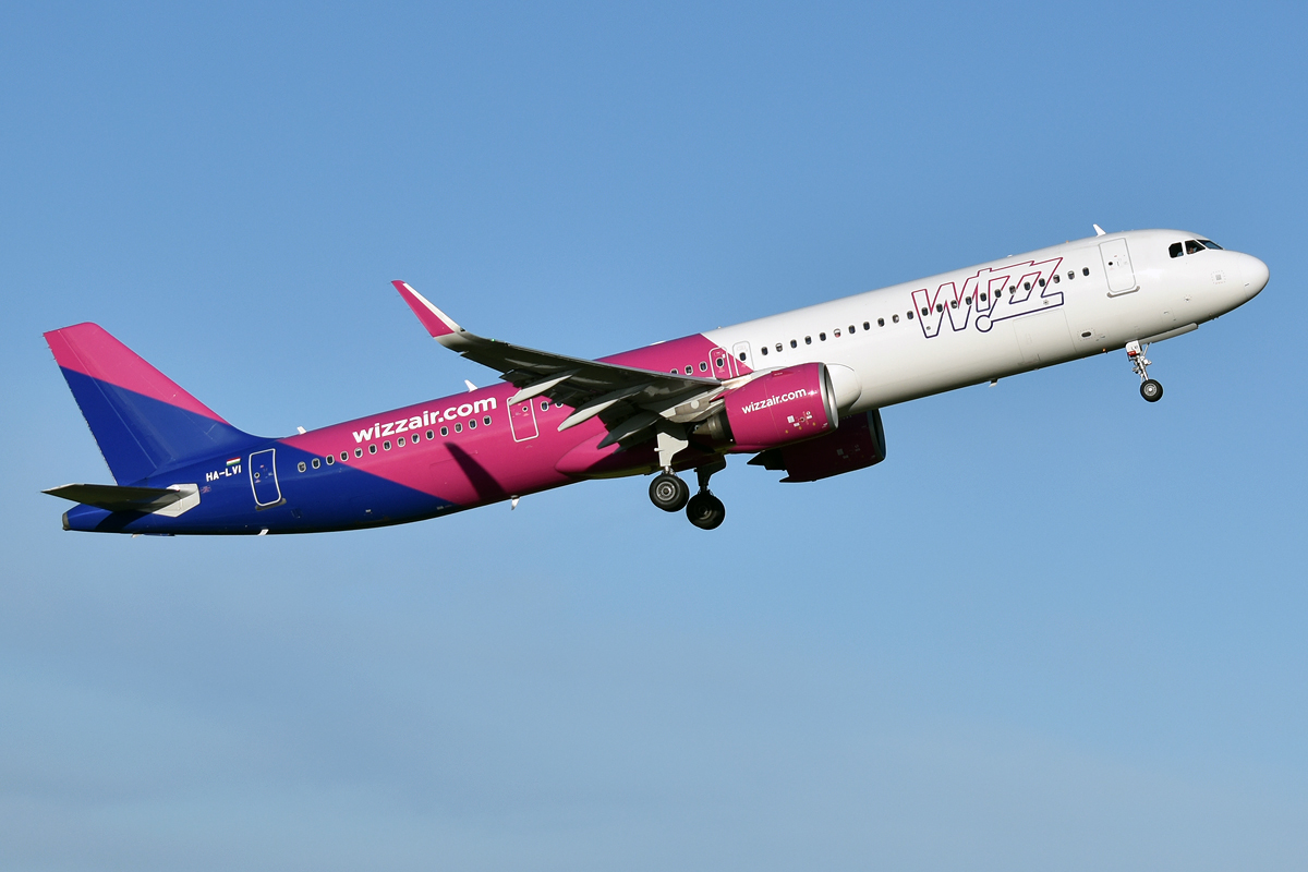 The_AvHub's tweet photo. Wizz Air has announced plans for new Abu Dhabi flights to take place this winter, as the airline aims to give the destination another attempt at success.
Read the full analysis at The Aviation Hub!: https://t.co/5MARlpM1IV
#WizzAir #AbuDhabi #Dubai #AvGeek #Winter2026 https://t.co/fmFHB4EFyg