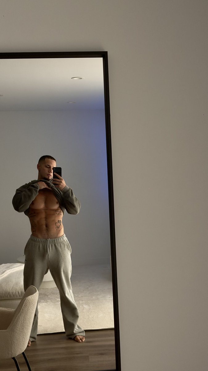 itsofficialjt's tweet photo. cozy https://t.co/CZzQmPgA5V