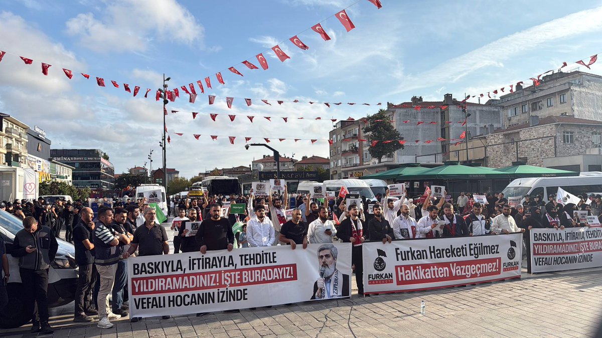 fhrktistanadolu's tweet photo. Özgürlük ve Adalet Mücadelemiz Aralıksız Devam Ediyor! 

İstanbul Anadolu Furkan Hareketi mensupları olarak hukuksuz bir şekilde tutuklu bulunan Alparslan Kuytul Hocaefendi, Semra Kuytul Hocahanım ve diğer kardeşlerimizin özgür kalmaları için polis ablukası altında Basın Açıklaması gerçekleştirdik. 

📍13 Eylül Pazar - Ümraniye Meydan  

#YargıEliyleZulüm
Ozgürlük IçinMeydandayız
FurkanGönüllülerine Ozgürlük