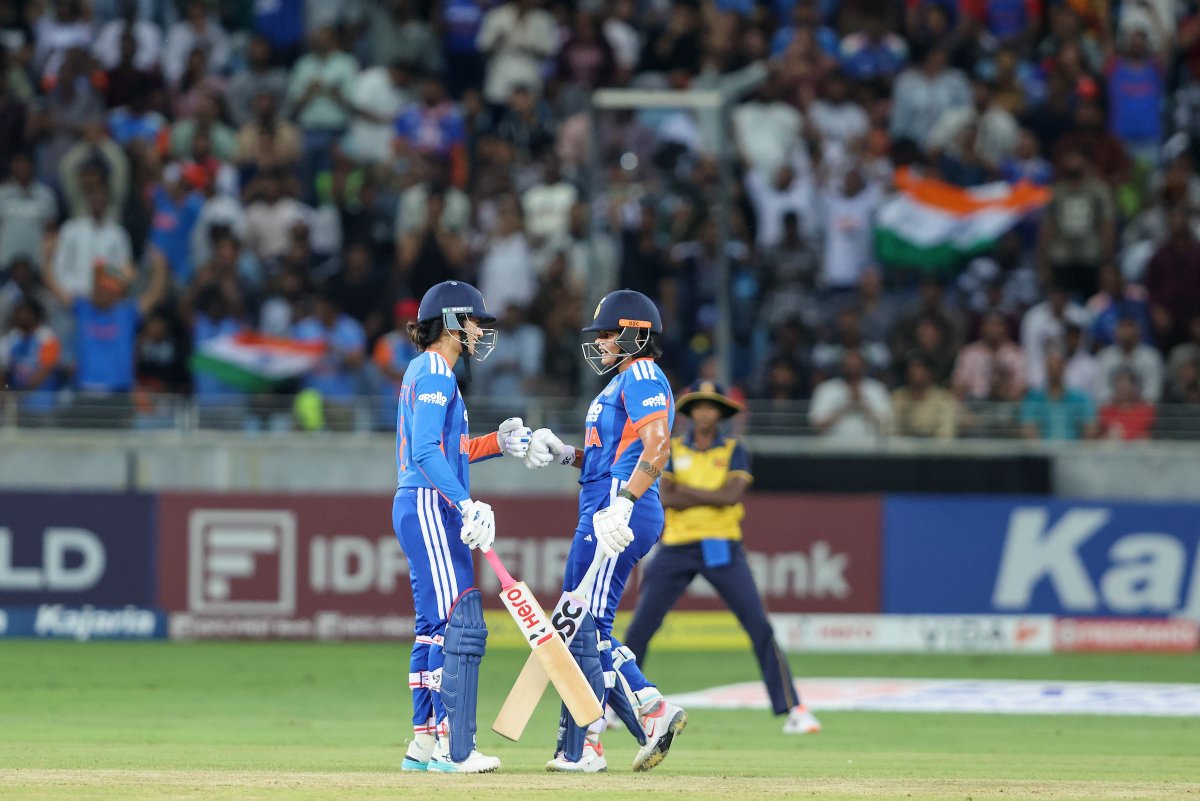 ICC's tweet photo. 𝐂𝐑𝐎𝐖𝐍𝐄𝐃 𝐀𝐆𝐀𝐈𝐍 👑

India showcased their dominance with an unprecedented eighth Women’s Asia Cup title, defeating Sri Lanka in the final in style 👊

How it unfolded ➡️ https://t.co/AUjCTQEkz0 https://t.co/tpnJx2ts2u