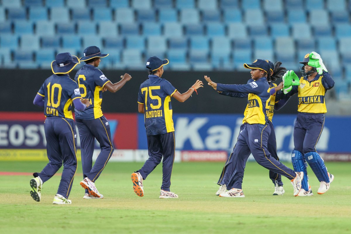 ICC's tweet photo. 𝐂𝐑𝐎𝐖𝐍𝐄𝐃 𝐀𝐆𝐀𝐈𝐍 👑

India showcased their dominance with an unprecedented eighth Women’s Asia Cup title, defeating Sri Lanka in the final in style 👊

How it unfolded ➡️ https://t.co/AUjCTQEkz0 https://t.co/tpnJx2ts2u