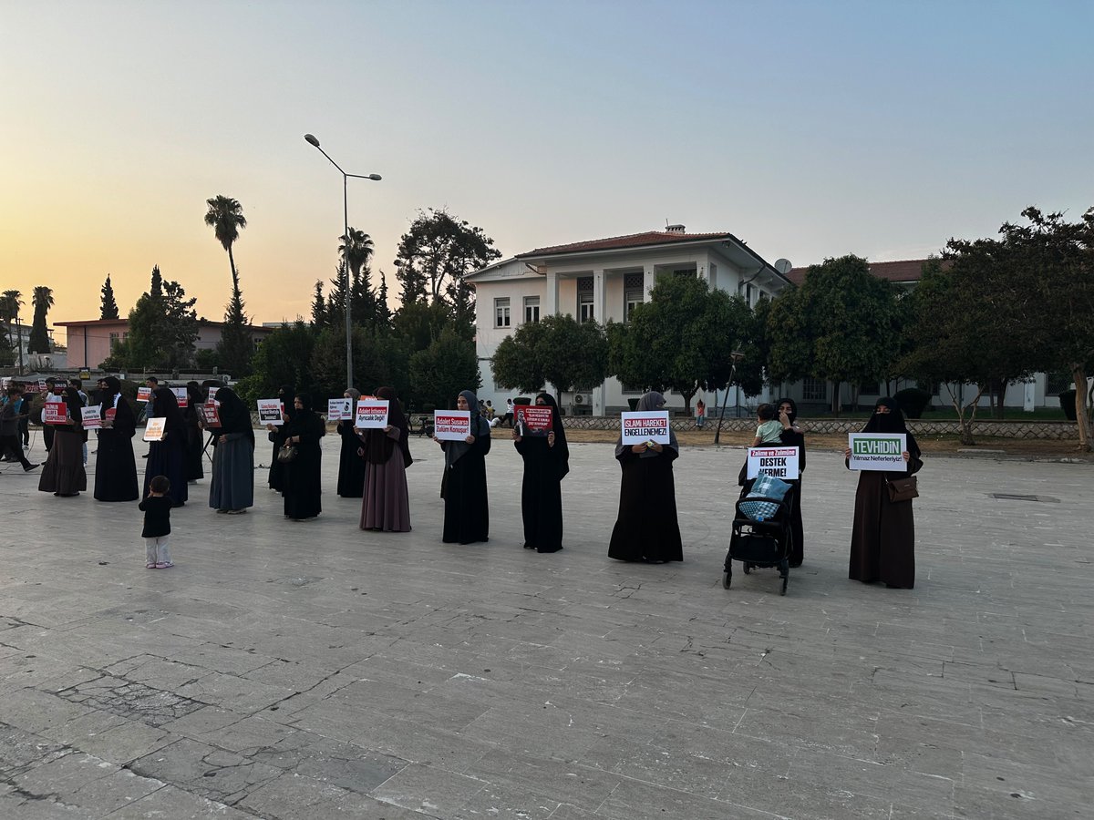 RMetod23's tweet photo. Alparslan Kuytul Hocaefendi, Semra Kuytul Hocahanım ve diğer kardeşlerimizin haksız tutukluğunun son bulması için basın açıklaması gerçekleştirdik.

#YargıEliyleZulüm
Ozgürlük IçinMeydandayız
FurkanGönüllülerine Ozgürlük

📍Ceyhan https://t.co/VDqx6ywDmG