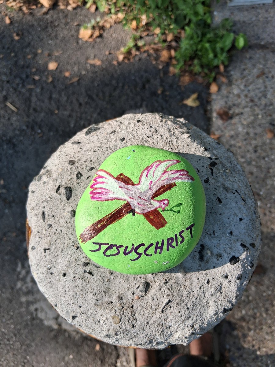 Idong360's tweet photo. Found this in the park last Sunday and wanted to take a picture of it. Looks beautiful, right? Anyways have a blessed Sunday! ✝️ #GodBless #SundayStonework #Summertime #JesusChrist #ThankGod #artㅤㅤㅤㅤ https://t.co/ozxJ7GaSDx