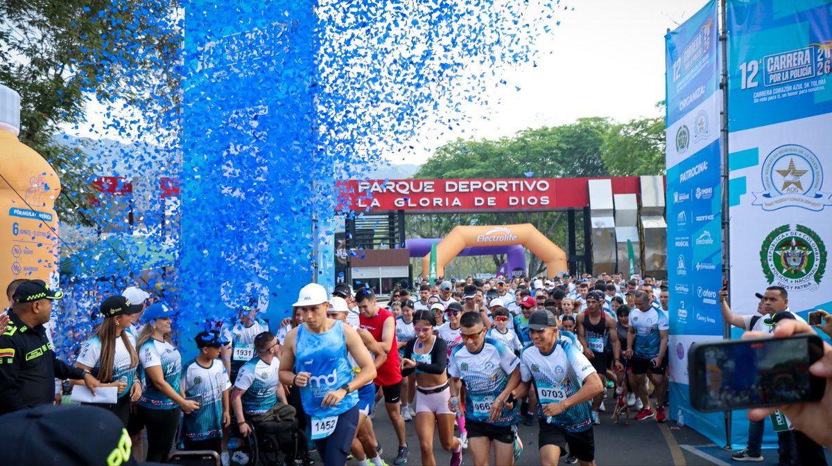 AosPolicia's tweet photo. 🏃‍♂️💚 Ibagué corrió por nuestros policías y sus familias.

Una jornada recreativa 5K donde cada paso se convirtió en solidaridad para apoyar a quienes fueron afectados por el sismo del pasado 10 de agosto.

#CarreraPorLaPolicía https://t.co/EnVR9XEAQ0