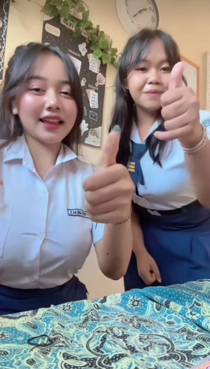 droctle's tweet photo. Duo sejoli saling hyper😱
https://t.co/jnMKeYu4lN https://t.co/mxYAPZuJa8