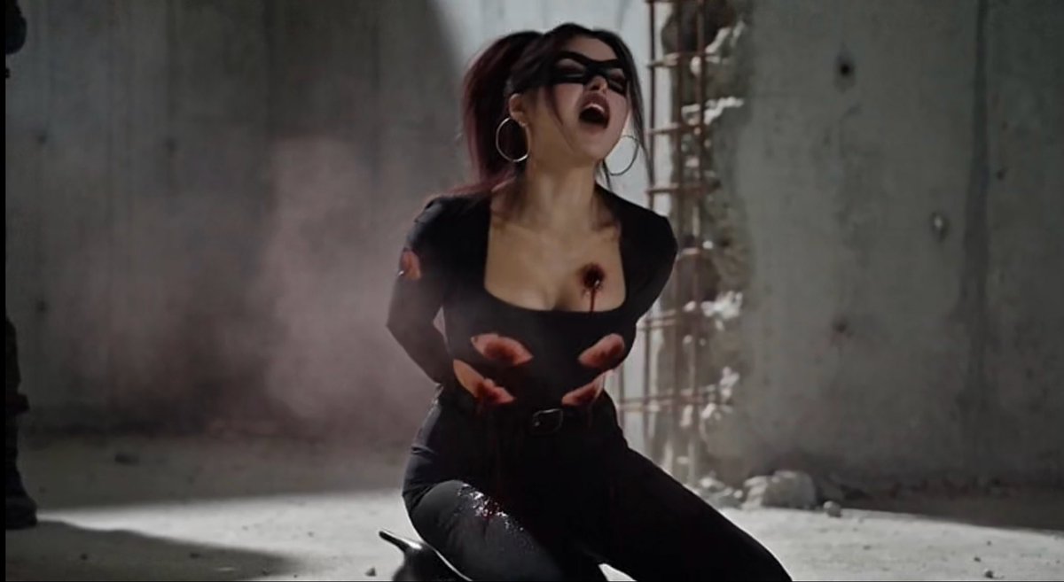 GSPlayer164713's tweet photo. Black rose execution day 

https://t.co/WjMhe7IsaG

#NSFW #AIArt #zako #Villainess #ryona #DarkFantasy #shot https://t.co/9nfVm2vfmC