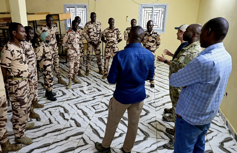 USSOCAF's tweet photo. 🇺🇸🇹🇩Building readiness through hands-on training and shared expertise. 

Soldiers from the 91st Civil Affairs Battalion teamed up with Chadian partners for medical training during a #JCET in N’Djamena underscoring the commitment of the #USChadPartnership to a stable 🌍. 

@USAfricaCommand 
@USEmbNDjamena