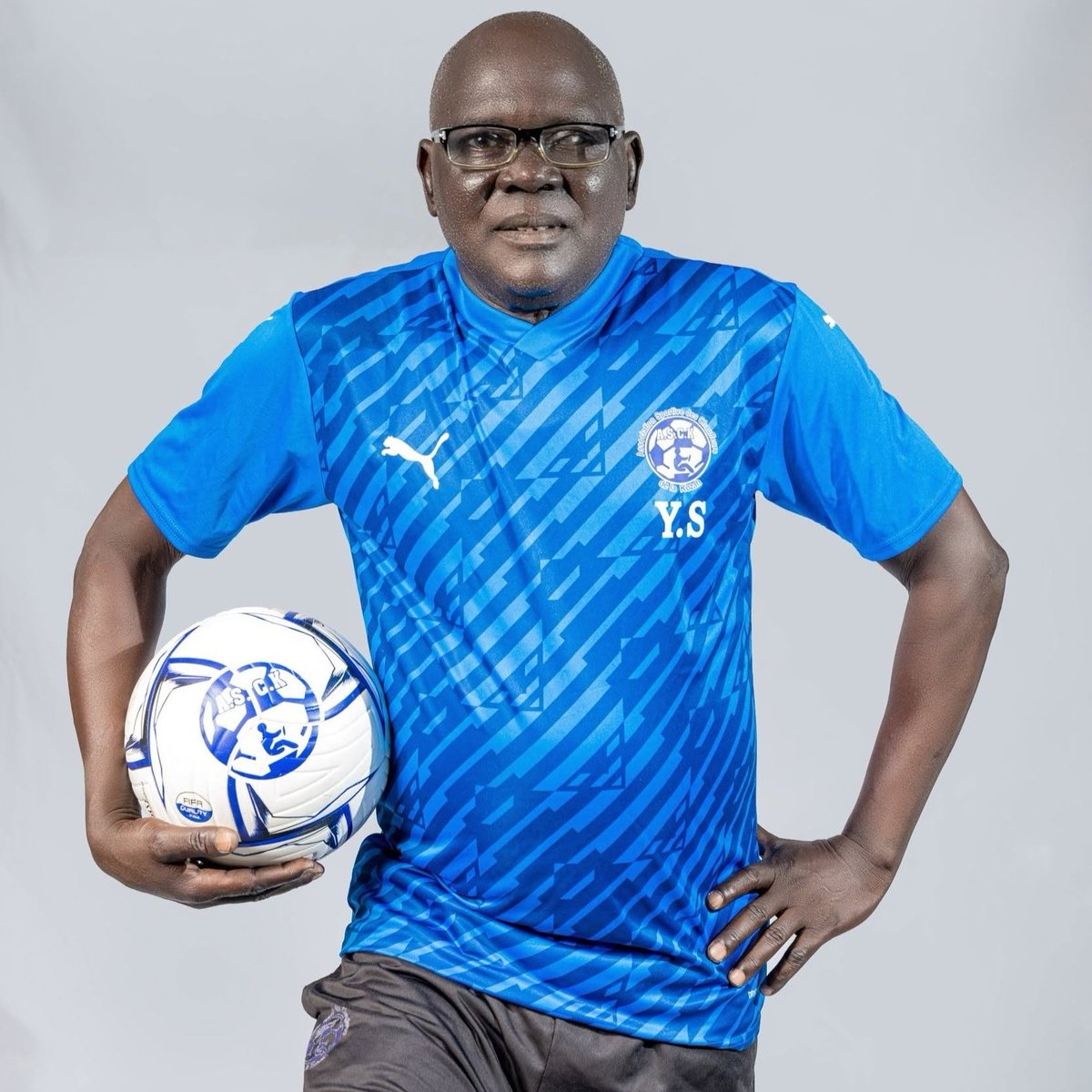 LKsportif's tweet photo. " L'ASEC Mimosas nous a battu, pas, parce qu'elle était meilleure mais parce que c'est la loi du jeu. Un fait de jeu permet de déterminer un vainqueur " : Yelato Silué, coach de ASCK du Togo en conférence.
#ccaf https://t.co/p6kqjsac1d