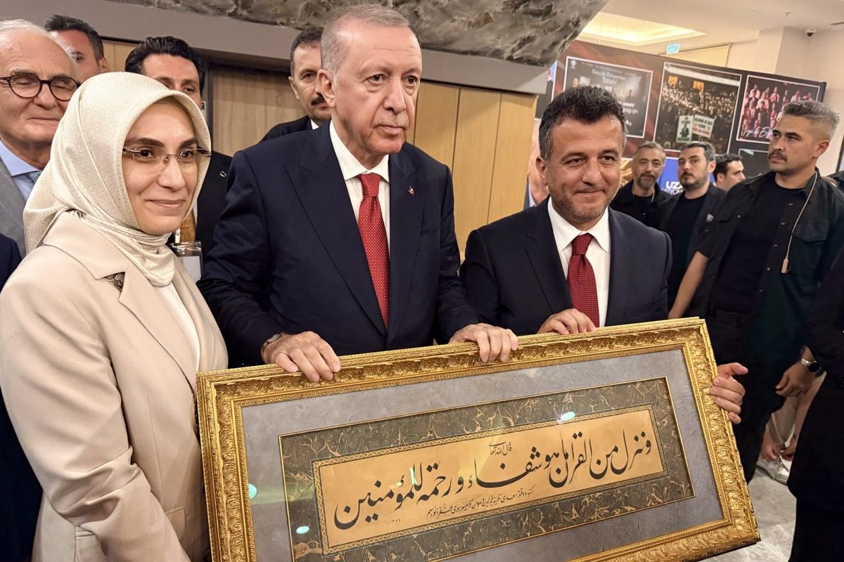 halitdoganbsk's tweet photo. Samsun’umuzda Sayın Cumhurbaşkanımız Recep Tayyip Erdoğan (@RTErdogan)’ı ağırlamanın gururunu yaşadık.

Milletimize hizmet yolunda aynı izde, aynı istikamette yürümekten büyük onur duyuyoruz. 🇹🇷 https://t.co/zTOdExChLX