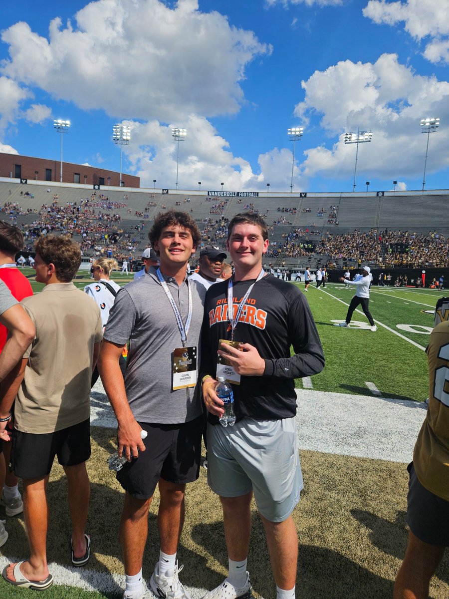GavinShrad39258's tweet photo. I Had a great visit at Vandy this weekend. @BuddyODell @CCasarahi @Trenton_Kirklin @BuckFitz @NCEC_Recruiting @Hunter_DeNote @CSmithScout @adamgorney @SeanW_247Sports @QBC_Nashville @CoachTOsteen @RonnyShirey @MCHS_Fball https://t.co/1dXiALIlqY