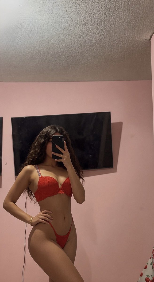 elisacuriosa's tweet photo. Mes patrio o mes pa trío? 😈🇲🇽🔥

#domingodeexhibición 
#swingersméxico #hotwife https://t.co/mmN0N7QXvl