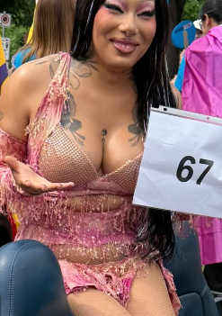 charleewhatever's tweet photo. @ebonilabelle this is like when they blurred valentinas nipple on as4 bc she was too fish https://t.co/PZYlrM08e9