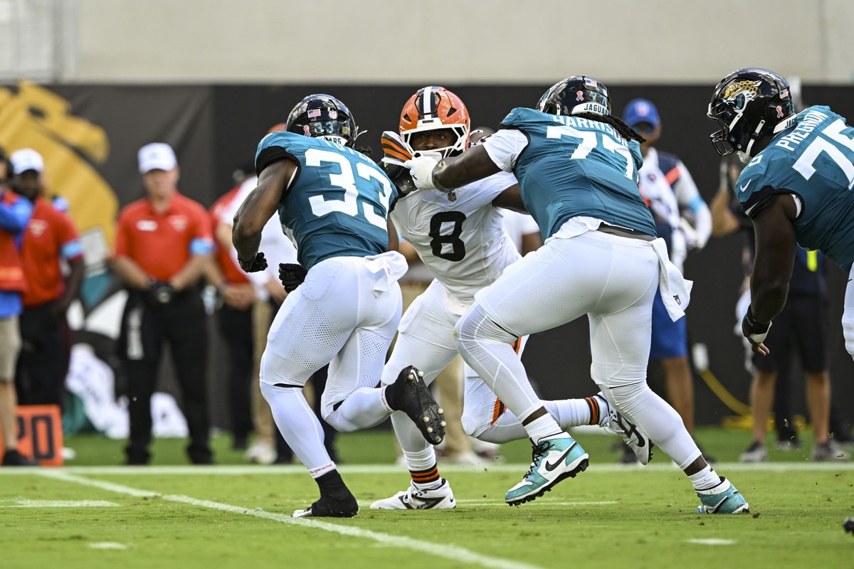 Browns's tweet photo. a few quick flicks from the first half

📸: https://t.co/fyygxjqdMh https://t.co/SIMSlyBdMd