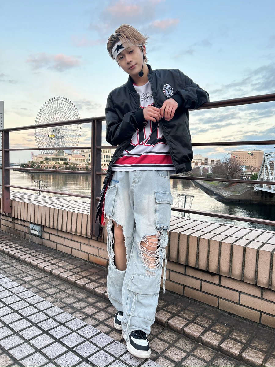 kai_1113827's tweet photo. ⭐️1日1KAITO⭐️93日目👀
思い出の桜木町😖
ライブ中に観覧車乗りたいって言われた🙃
一緒にのろー?って言われたけど高いとこ無理すぎてお断りした😚🙌
#FIVESEASON
#KAITO https://t.co/pPvhDxYZsa