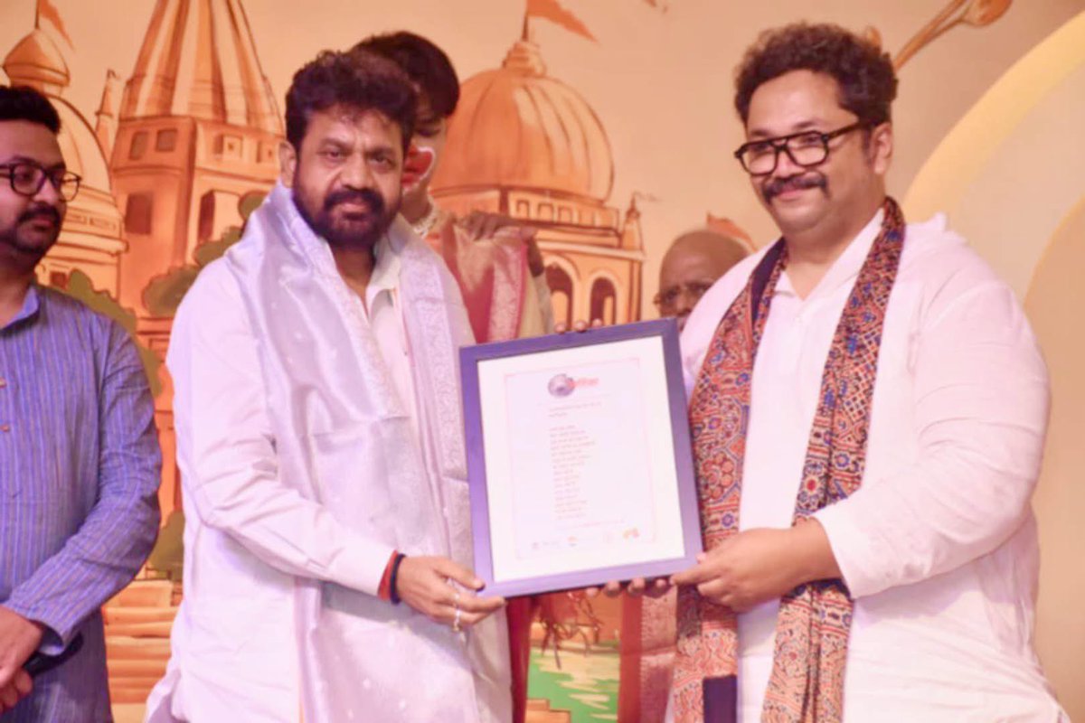 dayalugurubjp's tweet photo. वाराणसी में जिला पर्यटन एवं संस्कृति परिषद, नगर निगम एवं नागरी प्रचारिणी सभा के संयुक्त तत्वावधान में आयोजित रंग और राग के नियमित उत्सव 'काशिका' के शुभारंभ कार्यक्रम में सम्मिलित हुआ। 

काशी की समृद्ध कला, संस्कृति एवं सांस्कृतिक परंपराओं को समर्पित यह उत्सव हमारी विरासत को नई पीढ़ी तक पहुँचाने की सुंदर पहल है।

#kashi #varanasi