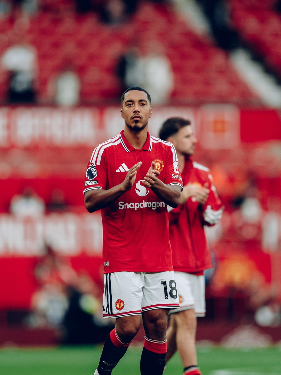 ManUtd's tweet photo. A disappointing afternoon but we can't thank you enough for your support.

We'll dust ourselves down and go again on Wednesday 👊 https://t.co/bhXWqvjXhb