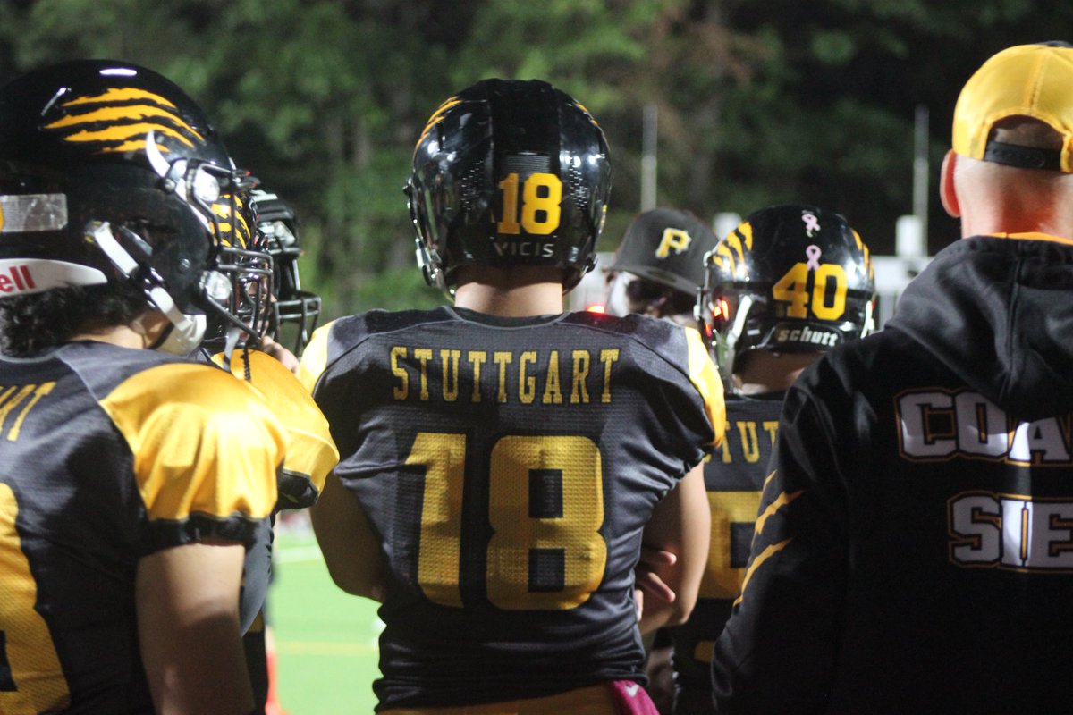 kailewis1201's tweet photo. 2-0 through the first 2 weeks of the season! 
Week 1 47-6 win
Week 2 40-0 win
Stats ⬇️
Passing: 
Week 1 - 9/11, 129yds, 2tds
Week 2 - 43 yds, 1td
Rushing: 
Week 1 - 5/9, 140yds, 1td
Week 2 - 45yds, 2tds
Defense through both weeks: 
4 total tkls, 1 tfl, 2 sacks
@mjwatkins519 @d4s_sports @SportPrepX @TopPreps @5andup_C @USASports_Media @UnitedSportsAbr